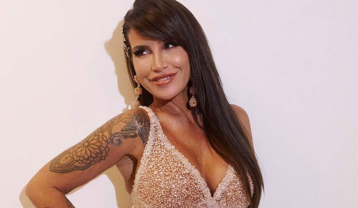 Tinelli entregó el roquete del Cantando a Florencia Peña y VAR